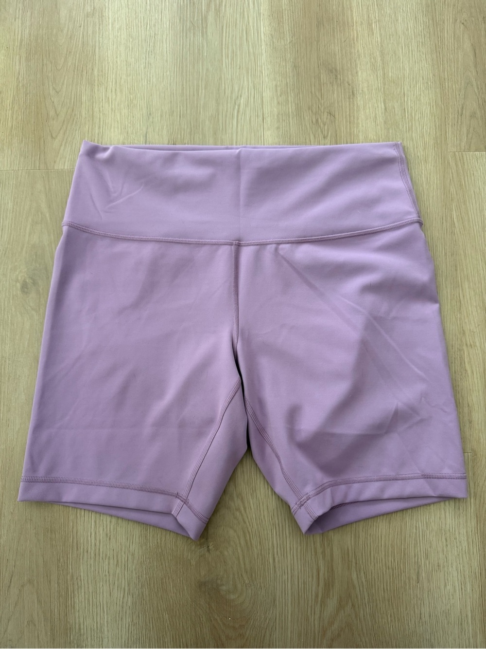 NWOT Lululemon Wunder Train High Rise Short 8” size 14